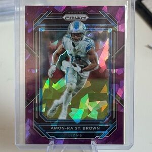 2022 Panini NFL Amon Ra St Brown Purple Cracked Ice Prizm /225 Mint condition.